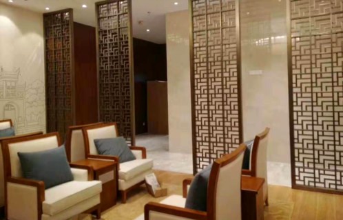 酒店不銹鋼屏風(fēng)安裝應(yīng)該注意什么？